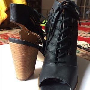 Lace up Heels Sz 8